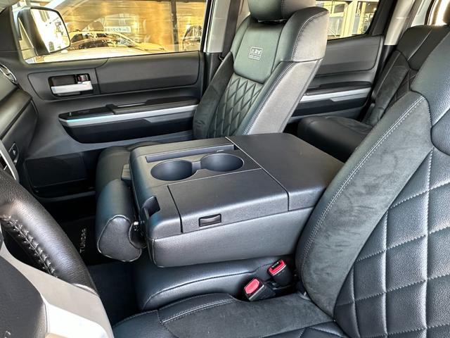 タンドラ ＳＲ５　２０１７ｙモデル・新車並行・４ＷＤ・張替ブラックハーフレザーアルパイン製（７ＤＶ）フルセグＳＤナビ・フリップダウンモニター・Ｆｕｅｌ　Ｏｆｆ－Ｒｏａｄ製Ｄ５５４　２０インチＡＷ（30枚目）