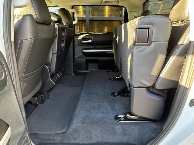 タンドラ ＳＲ５　２０１７ｙモデル・新車並行・４ＷＤ・張替ブラックハーフレザーアルパイン製（７ＤＶ）フルセグＳＤナビ・フリップダウンモニター・Ｆｕｅｌ　Ｏｆｆ－Ｒｏａｄ製Ｄ５５４　２０インチＡＷ（33枚目）