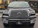 タンドラ クルーマックス タンドラグレード 2012yモデル 新車並行 4WD フロントベンチシート 電動サンルーフ GIBSONマフラー トノカバー 純正オーディオデッキ サイド&バックカメラ 社外20インチAW 中古車画像_2