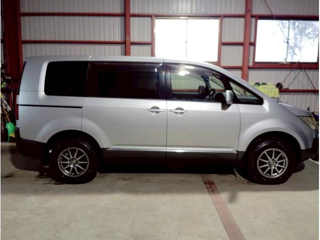 デリカＤ：５ Ｇ　パワーパッケージ　ワンオーナー　ユーザー買取　走行メーターチェック済み　社外ナビ　ワンセグ　バックカメラ　切替４ＷＤ　ＥＴＣ　パドルシフト　両側パワースライドドア　３列シート　横滑り防止機能（18枚目）