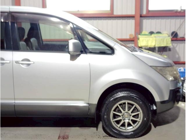 デリカＤ：５ Ｇ　パワーパッケージ　ワンオーナー　ユーザー買取　走行メーターチェック済み　社外ナビ　ワンセグ　バックカメラ　切替４ＷＤ　ＥＴＣ　パドルシフト　両側パワースライドドア　３列シート　横滑り防止機能（20枚目）