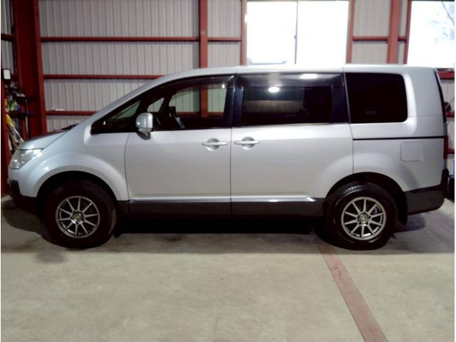 デリカＤ：５ Ｇ　パワーパッケージ　ワンオーナー　ユーザー買取　走行メーターチェック済み　社外ナビ　ワンセグ　バックカメラ　切替４ＷＤ　ＥＴＣ　パドルシフト　両側パワースライドドア　３列シート　横滑り防止機能（21枚目）