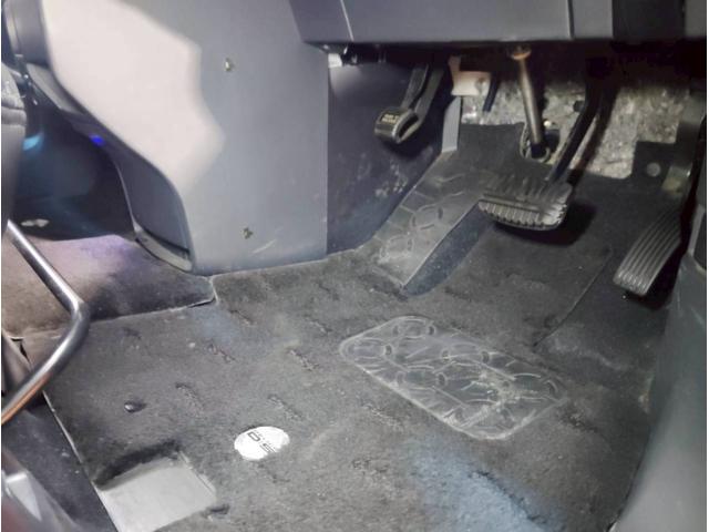 デリカＤ：５ Ｇ　パワーパッケージ　ワンオーナー　ユーザー買取　走行メーターチェック済み　社外ナビ　ワンセグ　バックカメラ　切替４ＷＤ　ＥＴＣ　パドルシフト　両側パワースライドドア　３列シート　横滑り防止機能（58枚目）