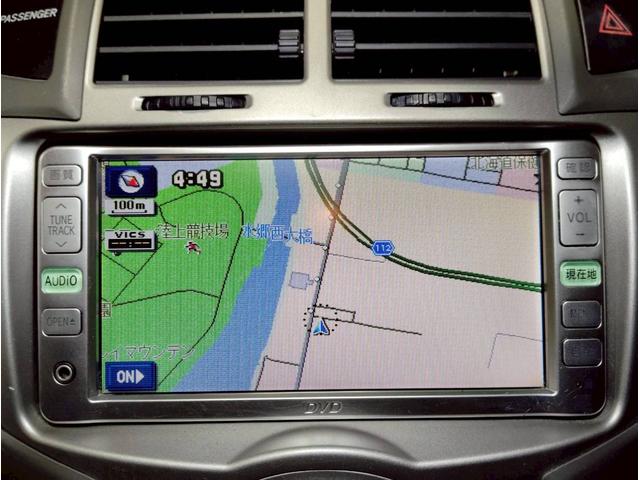 ヴィッツ Ｆ　ユーザー買取車　純正ナビ　ＬＥＤライト　キーレス　ＡＢＳ　ＰＳ　ＰＷ　マット　デアイサー　４ＷＤ（5枚目）