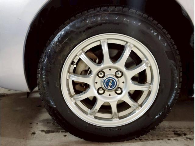 ヴィッツ Ｆ　ユーザー買取車　純正ナビ　ＬＥＤライト　キーレス　ＡＢＳ　ＰＳ　ＰＷ　マット　デアイサー　４ＷＤ（28枚目）