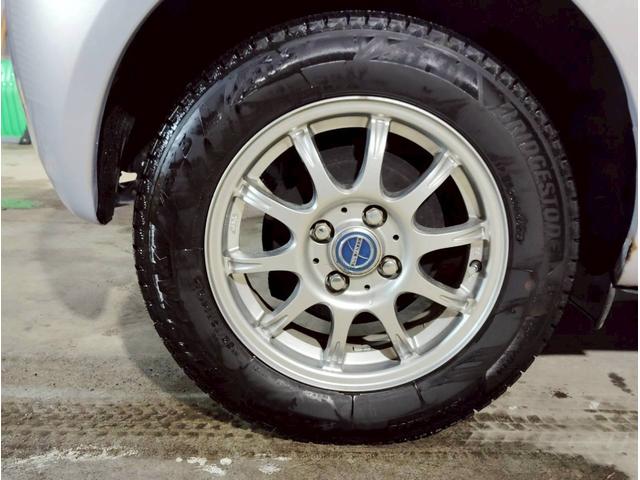 ヴィッツ Ｆ　ユーザー買取車　純正ナビ　ＬＥＤライト　キーレス　ＡＢＳ　ＰＳ　ＰＷ　マット　デアイサー　４ＷＤ（30枚目）