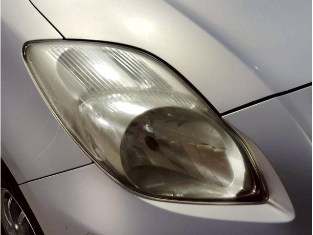 ヴィッツ Ｆ　ユーザー買取車　純正ナビ　ＬＥＤライト　キーレス　ＡＢＳ　ＰＳ　ＰＷ　マット　デアイサー　４ＷＤ（31枚目）