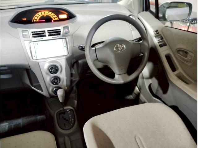 ヴィッツ Ｆ　ユーザー買取車　純正ナビ　ＬＥＤライト　キーレス　ＡＢＳ　ＰＳ　ＰＷ　マット　デアイサー　４ＷＤ（42枚目）