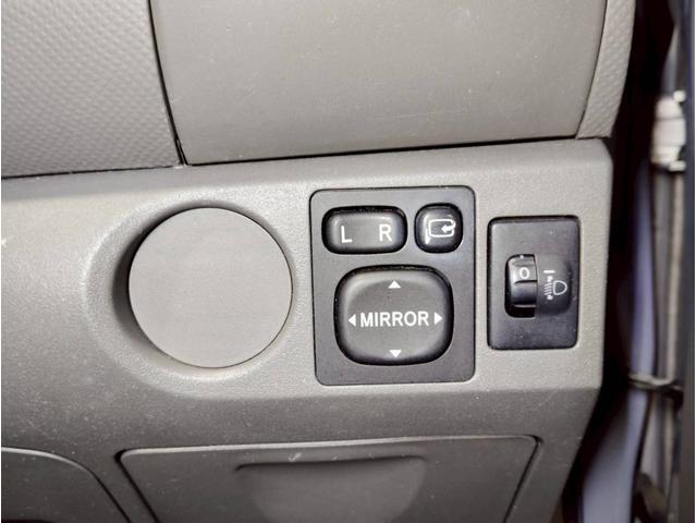 ヴィッツ Ｆ　ユーザー買取車　純正ナビ　ＬＥＤライト　キーレス　ＡＢＳ　ＰＳ　ＰＷ　マット　デアイサー　４ＷＤ（45枚目）