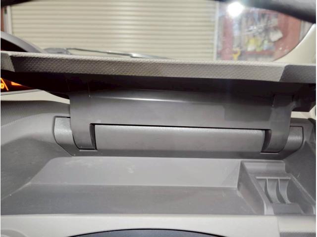 ヴィッツ Ｆ　ユーザー買取車　純正ナビ　ＬＥＤライト　キーレス　ＡＢＳ　ＰＳ　ＰＷ　マット　デアイサー　４ＷＤ（48枚目）