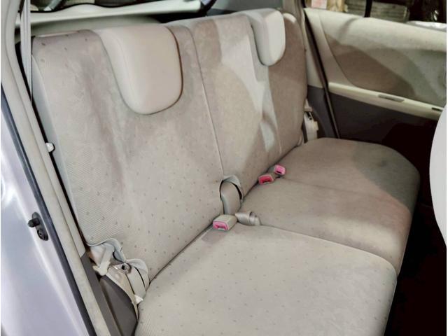 ヴィッツ Ｆ　ユーザー買取車　純正ナビ　ＬＥＤライト　キーレス　ＡＢＳ　ＰＳ　ＰＷ　マット　デアイサー　４ＷＤ（59枚目）