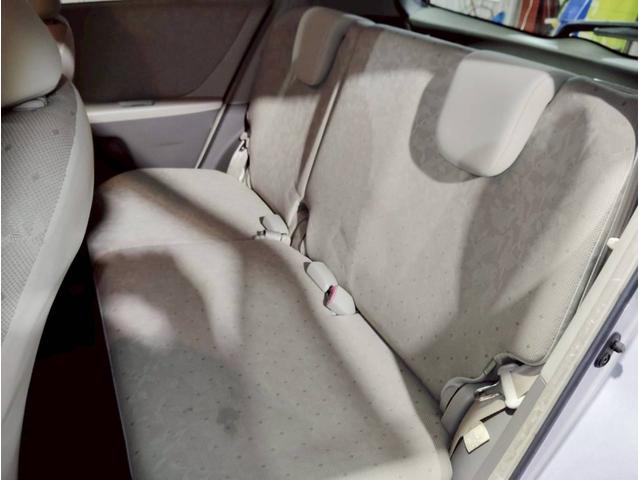 ヴィッツ Ｆ　ユーザー買取車　純正ナビ　ＬＥＤライト　キーレス　ＡＢＳ　ＰＳ　ＰＷ　マット　デアイサー　４ＷＤ（63枚目）