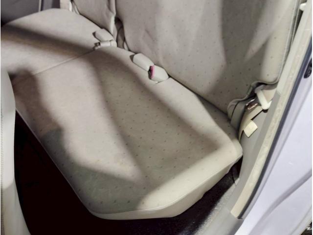 ヴィッツ Ｆ　ユーザー買取車　純正ナビ　ＬＥＤライト　キーレス　ＡＢＳ　ＰＳ　ＰＷ　マット　デアイサー　４ＷＤ（65枚目）