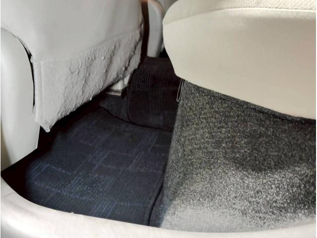 ヴィッツ Ｆ　ユーザー買取車　純正ナビ　ＬＥＤライト　キーレス　ＡＢＳ　ＰＳ　ＰＷ　マット　デアイサー　４ＷＤ（66枚目）