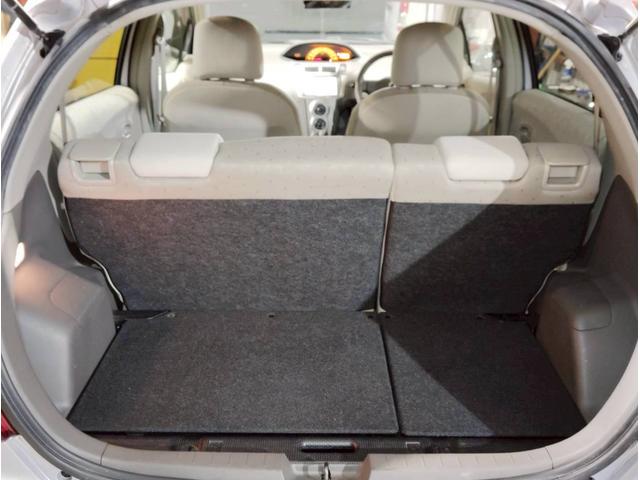 ヴィッツ Ｆ　ユーザー買取車　純正ナビ　ＬＥＤライト　キーレス　ＡＢＳ　ＰＳ　ＰＷ　マット　デアイサー　４ＷＤ（68枚目）