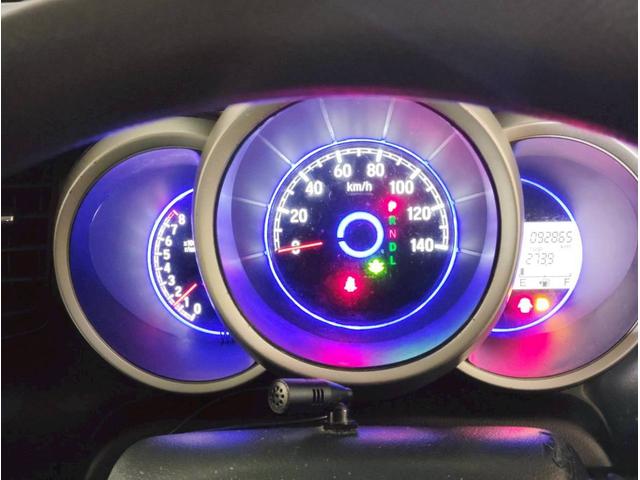 N-BOXカスタム G・Lパッケージ パワースライドドア 社外ナビ バックカメラ 地デジ HID フォグ ホンダスマートキー プッシュスタート 前席シートヒーター ビルトインETC 社外AW オートエアコン PS PW ABS(5枚目)