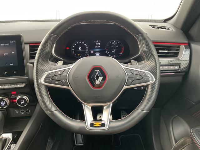 アルカナ ルノー スポール ラインマイルドハイブリッド ナビ、7インチディスプレイ、AppleCarPlay、Android auto、衝突軽減ブレーキ、360°カメラ、前席シートヒーター、ステアリングヒーター、LED 全周囲カメラ レーンアシスト(3枚目)