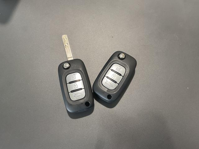 トゥインゴ インテンス リミテ 専用ナビゲーション+地デジチューナー&car playAndroidauto搭載 (ブランクォーツM)(2枚目)