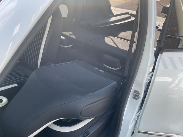 トゥインゴ インテンス リミテ 専用ナビゲーション+地デジチューナー&car playAndroidauto搭載 (ブランクォーツM)(24枚目)