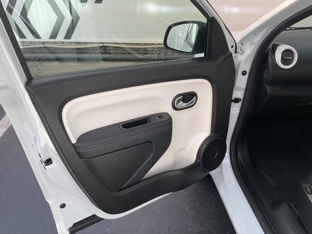 トゥインゴ インテンス リミテ 専用ナビゲーション+地デジチューナー&car playAndroidauto搭載 (ブランクォーツM)(31枚目)