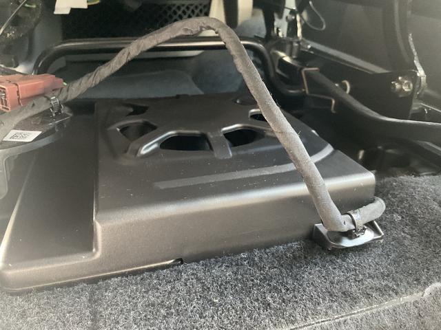 トゥインゴ インテンス リミテ 専用ナビゲーション+地デジチューナー&car playAndroidauto搭載 (ブランクォーツM)(64枚目)