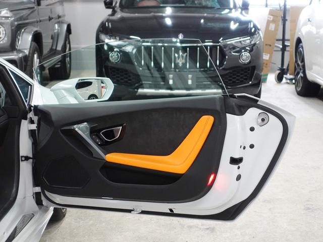 ウラカン ＬＰ６１０－４　ガラスエンジンフード／カーボンエンジンベイ／フロントリフト／ブランディングＰＫＧ／２０インチブラックＭＩＭＡＳ鍛造アルミ／オレンジキャリパー／バックカメラ＆ソナー／バイカラーレザー／スペアキー（54枚目）