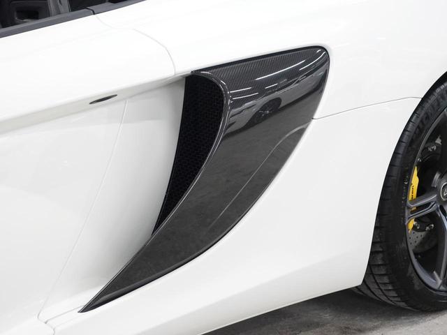６５０Ｓ スパイダー　左Ｈ／スポエキ／純正カーボンオプション（Ｆバンパー／サイドインテーク／インテリアパネル／ハンドル／ドアブレード）／スポーツエギゾースト／ＯＰ鍛造／ステルス／フロントリフト／プロテクション施工済（10枚目）