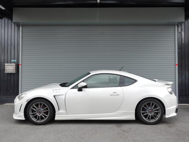 ８６ ＧＴリミテッド　ｉｎｇｓフルエアロ／ＨＫＳエキマニ／ＨＫＳマフラー／ＲＡＹＳ１７インチＡＷ／ＢＩＬＳＴＥＩＮ足回りＴＯＤＡＰＯＷＥＲプーリーＫＩＴ／ＣＯＳＣＯ強化エンジンマウント／ＥＮＤＬＥＳＳブレーキローター（18枚目）