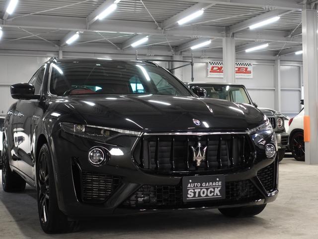 レヴァンテ グランスポーツ 後期型/カーボンハンドル&カーボン内装/パノラマルーフ/後期グランスポーツエアロ/ツーリングPKG/レッドプレミアムレザー/21inブラックアンテオアルミ/ブラックステッチ/ヘッドレスト刺繍(23枚目)