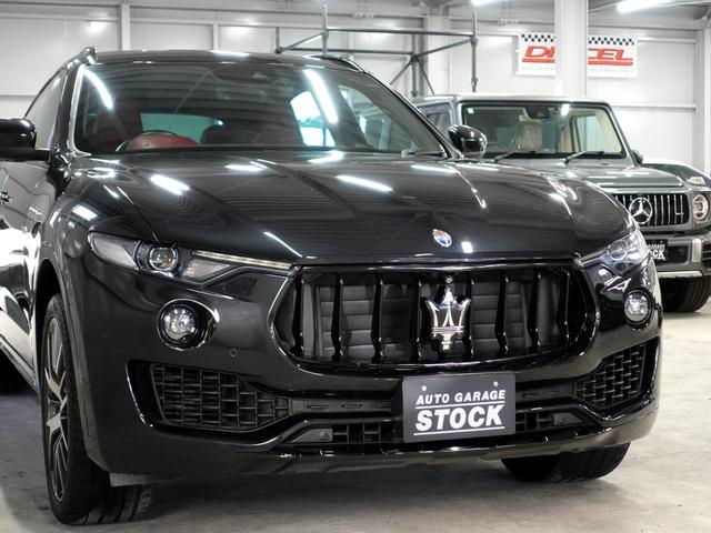 レヴァンテ グランスポーツ パノラマルーフ/外装メッキパーツブラックアウト/ベンチレーション/ツーリングPKG/レッドプレミアムレザー/21inアンテオアルミ/ドライバーアシスタンスPKG/ブラックステッチ/ヘッドレスト刺繍(19枚目)