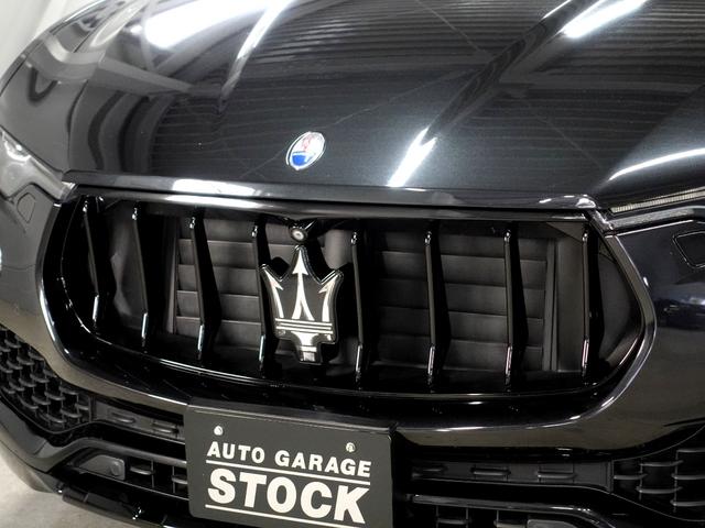 レヴァンテ グランスポーツ パノラマルーフ/外装メッキパーツブラックアウト/ベンチレーション/ツーリングPKG/レッドプレミアムレザー/21inアンテオアルミ/ドライバーアシスタンスPKG/ブラックステッチ/ヘッドレスト刺繍(21枚目)