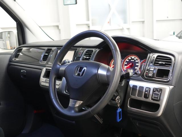 ステップワゴン スパーダ２４Ｔ　無限グリル／ＴＥＩＮ車高調／Ｖｉｅｎｎａディッシュ１９インチアルミ／社外マフラー／パワースライドドア／Ｃａｒｒｏｚｚｅｒｉａナビ／バックカメラ／オートエアコン／ＬＥＤルームランプ／ヘッドライトＰＰＦ（3枚目）