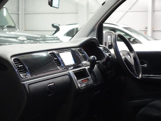 ステップワゴン スパーダ２４Ｔ　無限グリル／ＴＥＩＮ車高調／Ｖｉｅｎｎａディッシュ１９インチアルミ／社外マフラー／パワースライドドア／Ｃａｒｒｏｚｚｅｒｉａナビ／バックカメラ／オートエアコン／ＬＥＤルームランプ／ヘッドライトＰＰＦ（14枚目）