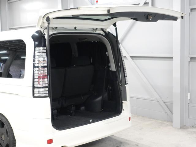 ステップワゴン スパーダ２４Ｔ　無限グリル／ＴＥＩＮ車高調／Ｖｉｅｎｎａディッシュ１９インチアルミ／社外マフラー／パワースライドドア／Ｃａｒｒｏｚｚｅｒｉａナビ／バックカメラ／オートエアコン／ＬＥＤルームランプ／ヘッドライトＰＰＦ（45枚目）