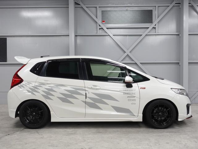 フィット ＲＳ　ＮＯＢＬＥＳＳＥフルエアロ／ＢＬＩＴＺマフラー／ＣＵＳＣＯ車高調／ＺＥＲＯＦＩＧＨＴＥＲ　ＥＣＵ＆パワーチャンバー／無限グリル／ＷｅｄｓＳｐｏｒｔ１６インチアルミ／跳上リアスポイラー（6枚目）