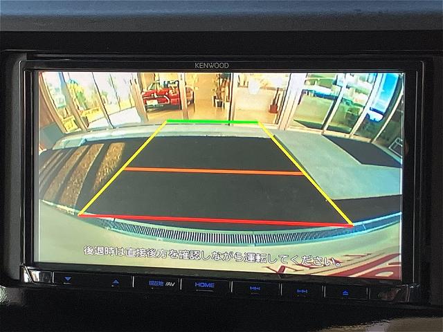 ◆バックカメラ◆リバースギアに入れると自動で起動し、車庫入れなどもスムーズに行えます。