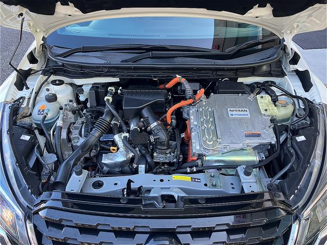 キックス Ｘ　ＬＥＤヘッドライト・社外ナビ・３６０度カメラ・前後センサー・ＡＣＣ／ＬＫＡ・衝突被害軽減ブレーキ・デジタルインナーミラー・ＢＴオーディオ・キーレス／スマートキー・ＰＶガラス・純正１７インチＡＷ・禁煙（15枚目）