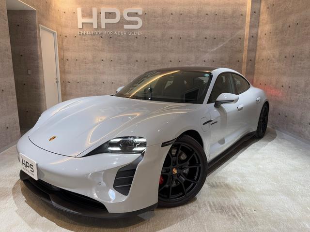 タイカン タイカンＧＴＳ　４＋１シート　４ＷＤ　５人乗　パノラマルーフ　クレヨンカラー（2枚目）