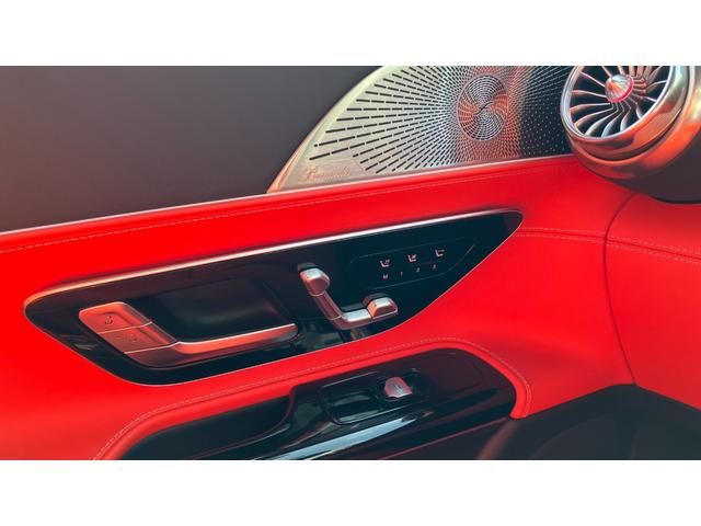 ＳＬ ＳＬ４３　ヘッドアップデイスプレイ　オパリスホワイト　レーダーセーフティパッケージ　ブラインドスポットアシスト　ＡＭＧアルミホイール　ブラックルーフ　赤レザーシート　デジタルＴＶ　オートエアコン　シートヒーター（23枚目）