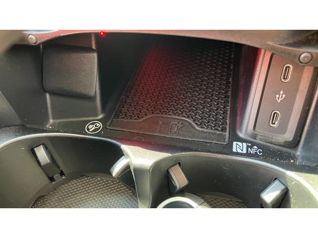 ＳＬ ＳＬ４３　ヘッドアップデイスプレイ　オパリスホワイト　レーダーセーフティパッケージ　ブラインドスポットアシスト　ＡＭＧアルミホイール　ブラックルーフ　赤レザーシート　デジタルＴＶ　オートエアコン　シートヒーター（24枚目）