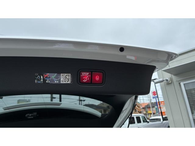 ＧＬＣ ＧＬＣ２２０ｄ　４マチック　ドライバーズパッケージ　ドライバーズパッケージ　ＡＭＧレザーエクスクルーシブパッケージ　ＡＭＧラインパッケージ　パノラミックスライディングルーフ　オパリスホワイト　運転席助手席メモリー機能付きパワーシート　シートヒーター（9枚目）