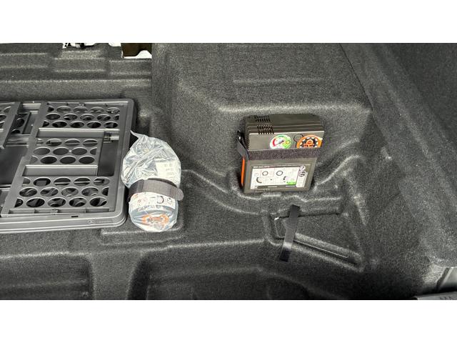 ＧＬＣ ＧＬＣ２２０ｄ　４マチック　ドライバーズパッケージ　ドライバーズパッケージ　ＡＭＧレザーエクスクルーシブパッケージ　ＡＭＧラインパッケージ　パノラミックスライディングルーフ　オパリスホワイト　運転席助手席メモリー機能付きパワーシート　シートヒーター（12枚目）