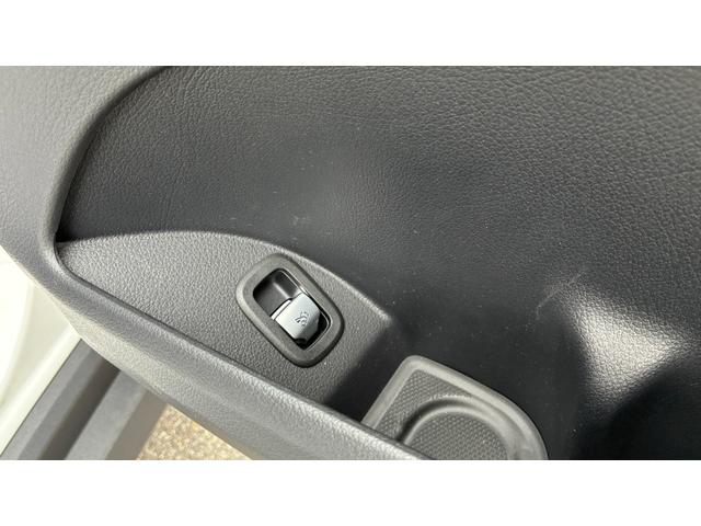 ＧＬＣ ＧＬＣ２２０ｄ　４マチック　ドライバーズパッケージ　ドライバーズパッケージ　ＡＭＧレザーエクスクルーシブパッケージ　ＡＭＧラインパッケージ　パノラミックスライディングルーフ　オパリスホワイト　運転席助手席メモリー機能付きパワーシート　シートヒーター（31枚目）