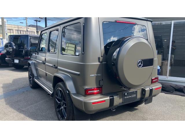 Gクラス G63 マヌファクトゥーアエディション マグノダークオリーブグリーンマットカラー ナッパレザーチタニウムグレー レーダーセーフティパッケージ ブラインドスポットアシスト シートベンチレーター 左ハンドル ブラック22インチアルミホイール(4枚目)