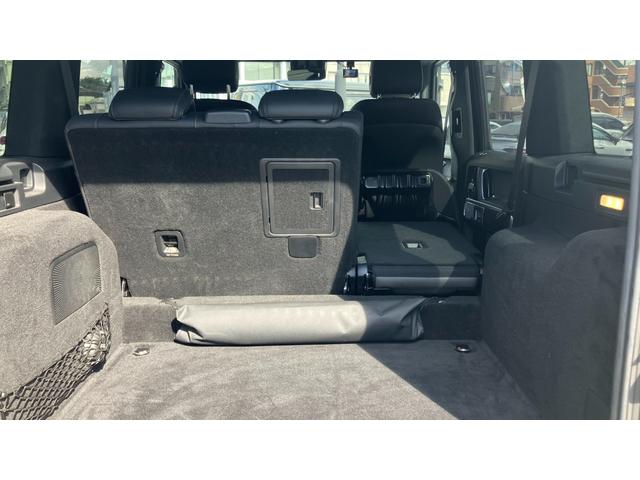 Gクラス G63 マヌファクトゥーアエディション マグノダークオリーブグリーンマットカラー ナッパレザーチタニウムグレー レーダーセーフティパッケージ ブラインドスポットアシスト シートベンチレーター 左ハンドル ブラック22インチアルミホイール(10枚目)