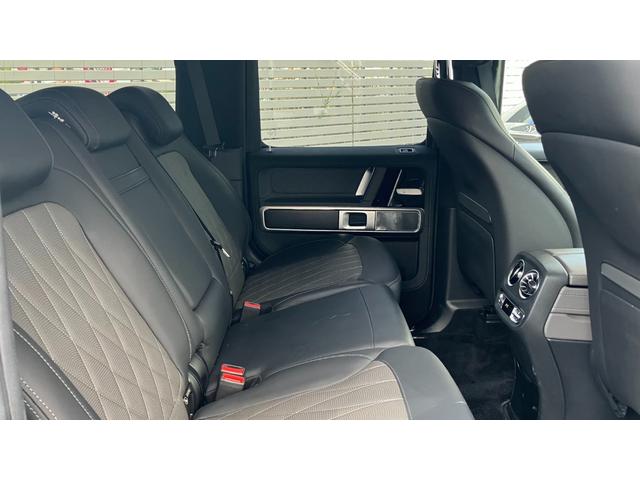 Gクラス G63 マヌファクトゥーアエディション マグノダークオリーブグリーンマットカラー ナッパレザーチタニウムグレー レーダーセーフティパッケージ ブラインドスポットアシスト シートベンチレーター 左ハンドル ブラック22インチアルミホイール(13枚目)