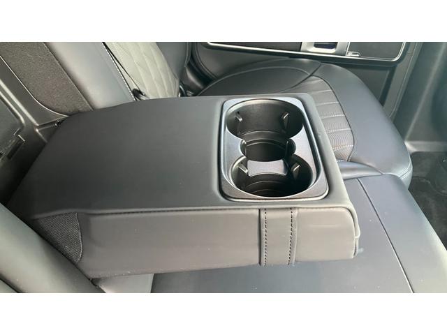 Gクラス G63 マヌファクトゥーアエディション マグノダークオリーブグリーンマットカラー ナッパレザーチタニウムグレー レーダーセーフティパッケージ ブラインドスポットアシスト シートベンチレーター 左ハンドル ブラック22インチアルミホイール(17枚目)