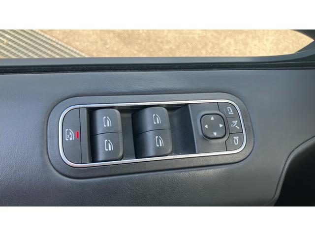 Gクラス G63 マヌファクトゥーアエディション マグノダークオリーブグリーンマットカラー ナッパレザーチタニウムグレー レーダーセーフティパッケージ ブラインドスポットアシスト シートベンチレーター 左ハンドル ブラック22インチアルミホイール(29枚目)