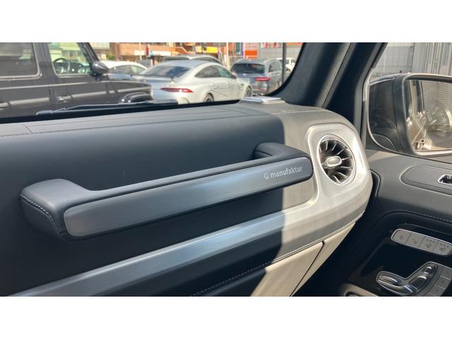 Gクラス G63 マヌファクトゥーアエディション マグノダークオリーブグリーンマットカラー ナッパレザーチタニウムグレー レーダーセーフティパッケージ ブラインドスポットアシスト シートベンチレーター 左ハンドル ブラック22インチアルミホイール(31枚目)