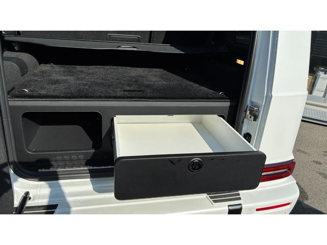 Ｇクラス Ｇ５８０　ウィズＥＱテクノロジーエディション１　レーダーセーフティパッケージ　ブラインドスポットアシスト　運転席助手席メモリー機能付パワーシート　シートヒーター　レザーシート　ブラックアルミホイール　デジタルテレビ　オパリスホワイトマグノ　タイプＣ（9枚目）